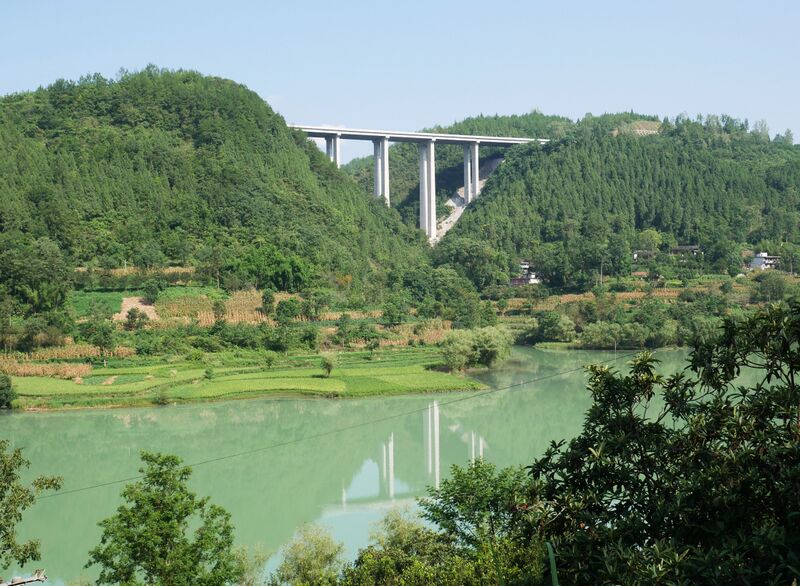 File:ApengjiangNumber1Area40mtrBeam.JPG