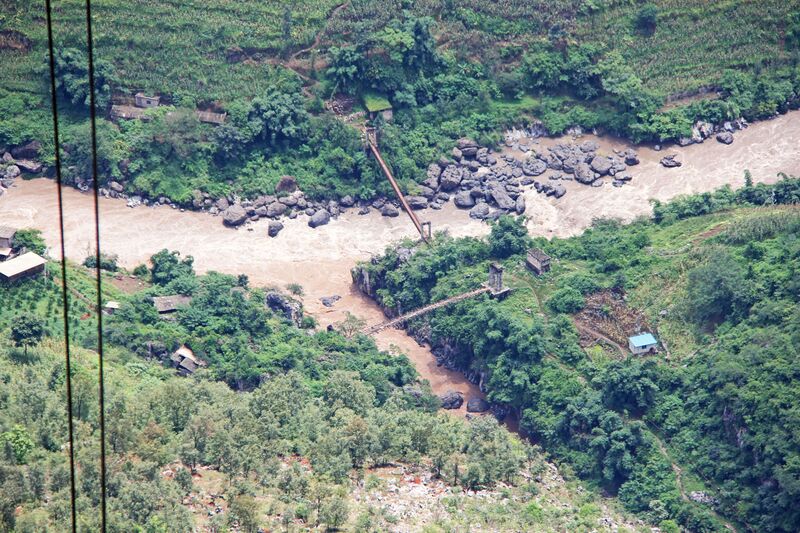 File:BeipanjiangDugeConfluenceFromAbove.jpg