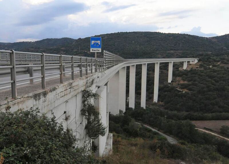 File:NavileBridge.jpg