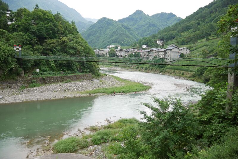 File:RenheFootbridge.JPG