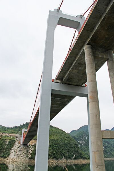 File:WujiangSuspensionUnderDeck.jpg