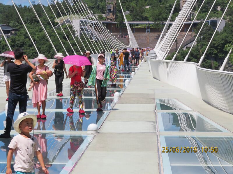 File:008ZhangjiajieGlassByJohnFilmer.JPG