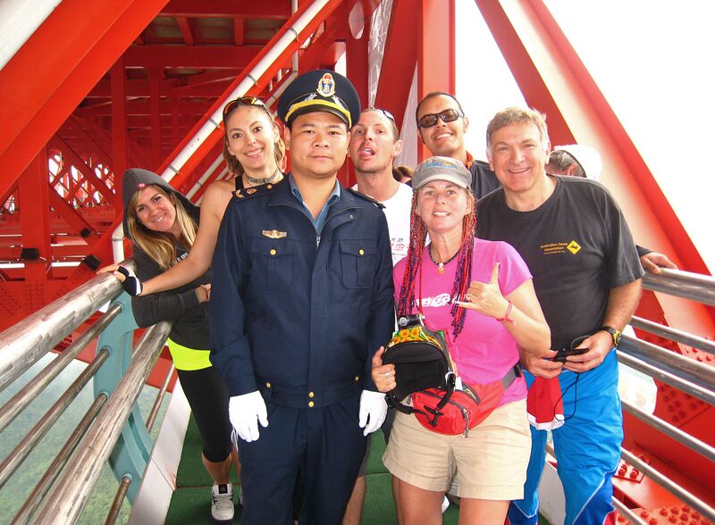 File:66CatwalkPoliceFromDenise.JPG