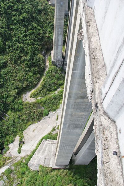 File:ElipoPiersDrop.jpg