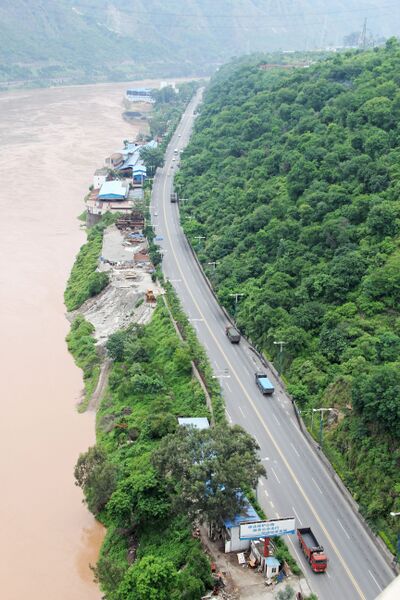 File:JinshajiangQinglongshanRiverfront.jpg
