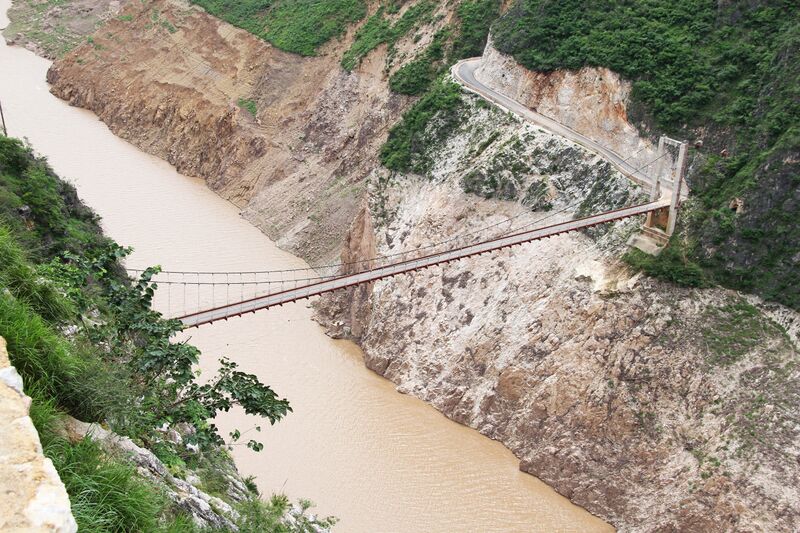 File:LancanjiangRailwaySuspension2Lane.jpg