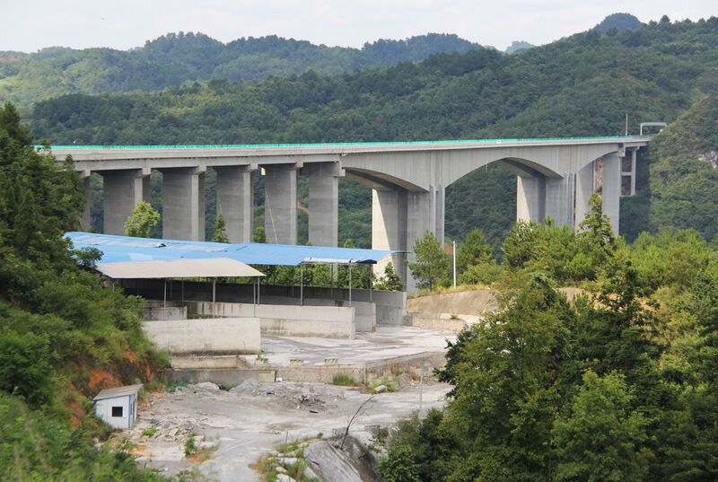 File:YangshuiheLonglensBeam.JPG