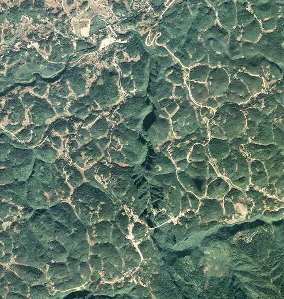 File:ZhangjiajieGlassSatelliteWidest.jpg