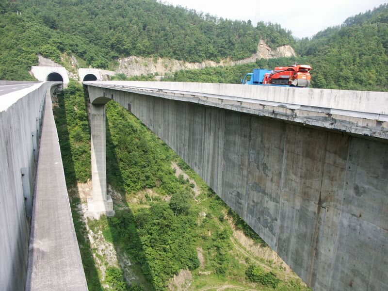 File:GuankouyaBridgeTunnels.jpg