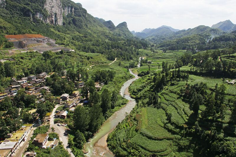 File:HeituRiverValley.JPG