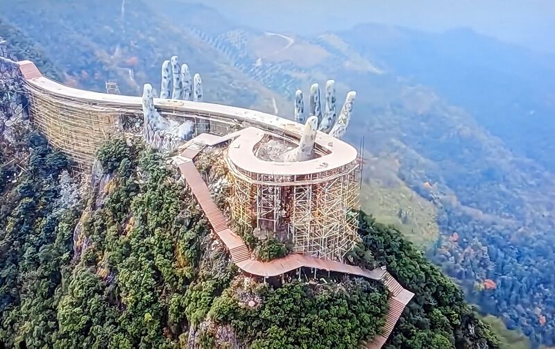 File:Malingtianguan Foshou Footbridge.jpg