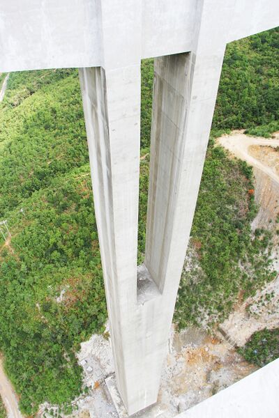 File:TianTallPier.jpg