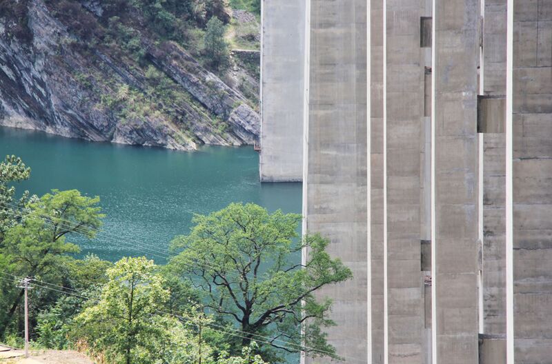 File:WujiangG65ThirdCrossingReservoir.jpg