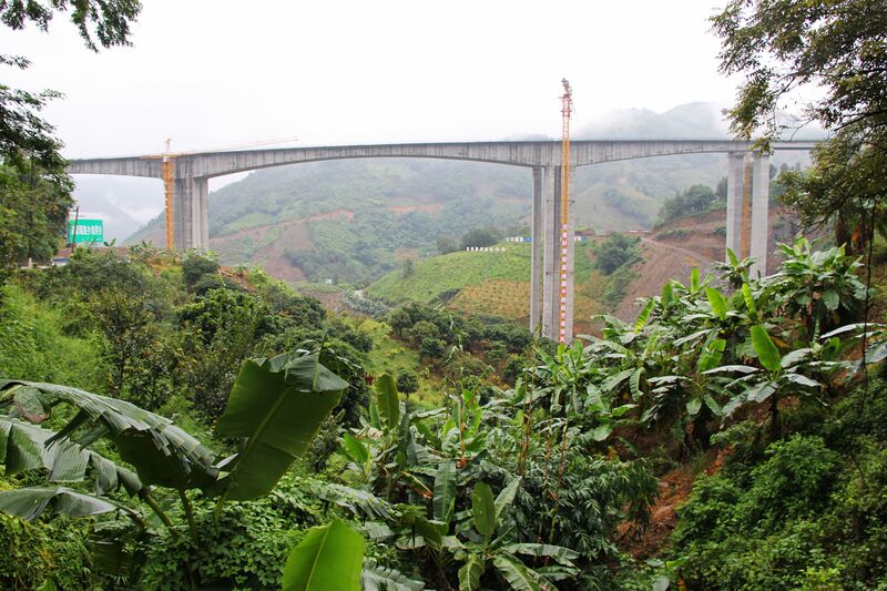 File:Youmai-2Bridge150mtrBeamLeaves.jpg