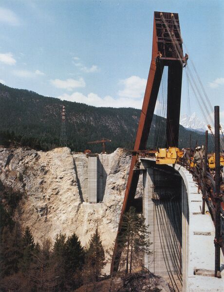 File:5PiaveBridge.jpg