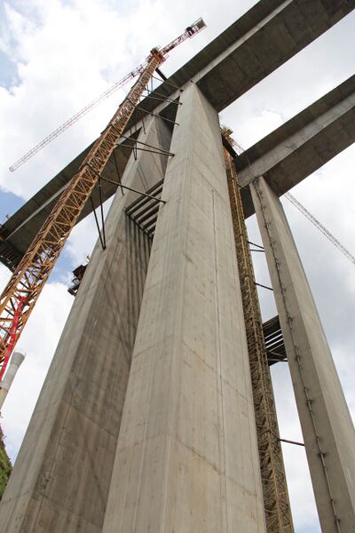 File:WuyangheSanshiPiersBeams.JPG