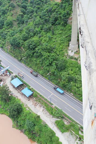 File:JinshajiangQinglongshanPier&Road.jpg
