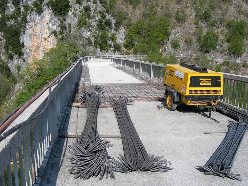 File:Ponte Avv.Attilio Vergai.jpg