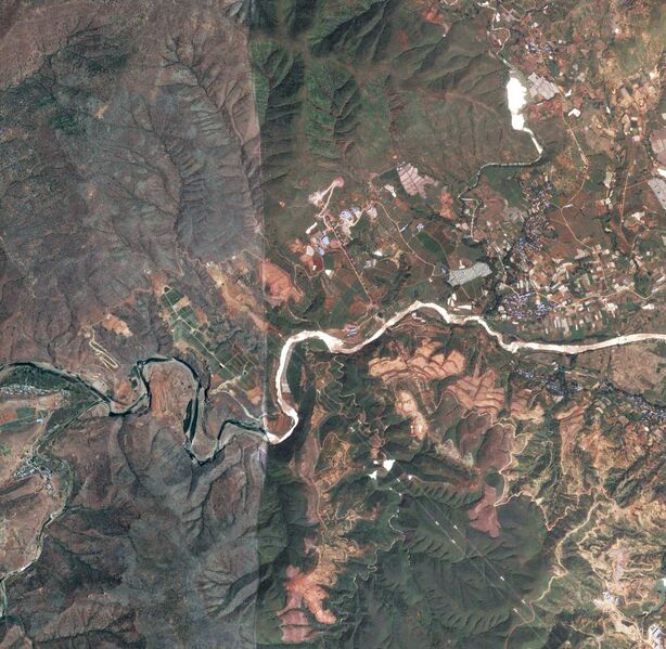 File:QinglingheRailwaySatelliteWide.jpg