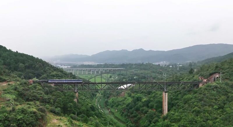 File:YingshuiheRailwayBridges.jpg