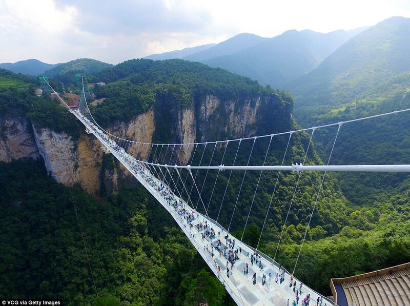 File:ZhangjiajieGlassOpening.jpg