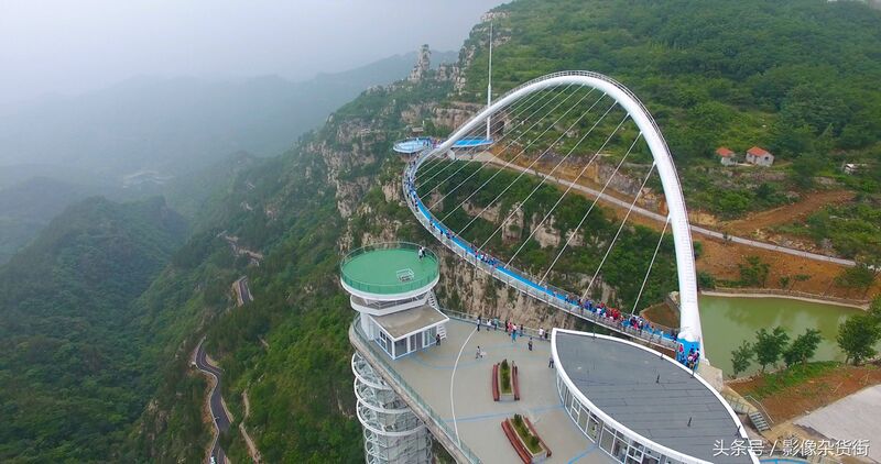 File:ZiboTanxiMountainGlassFootbridge22.jpg