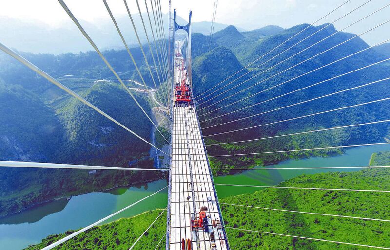 File:ZhongjianheDeck&Canyon.jpg