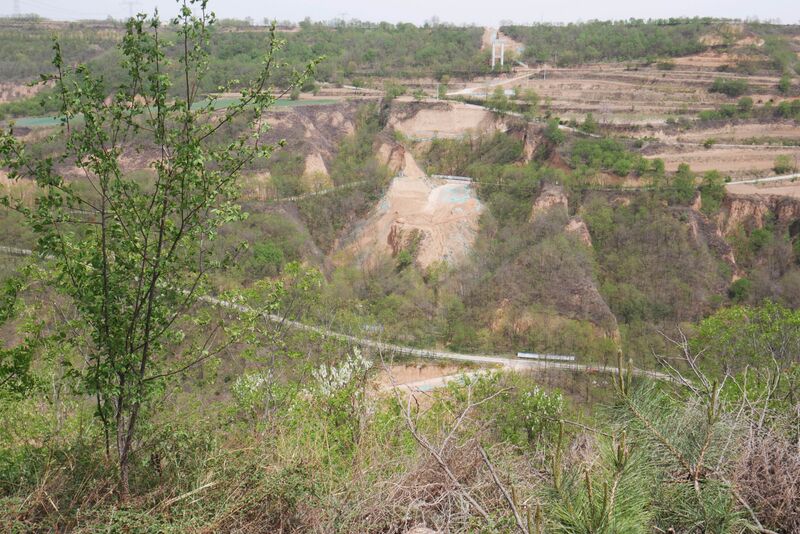 File:TongshengouValley.JPG