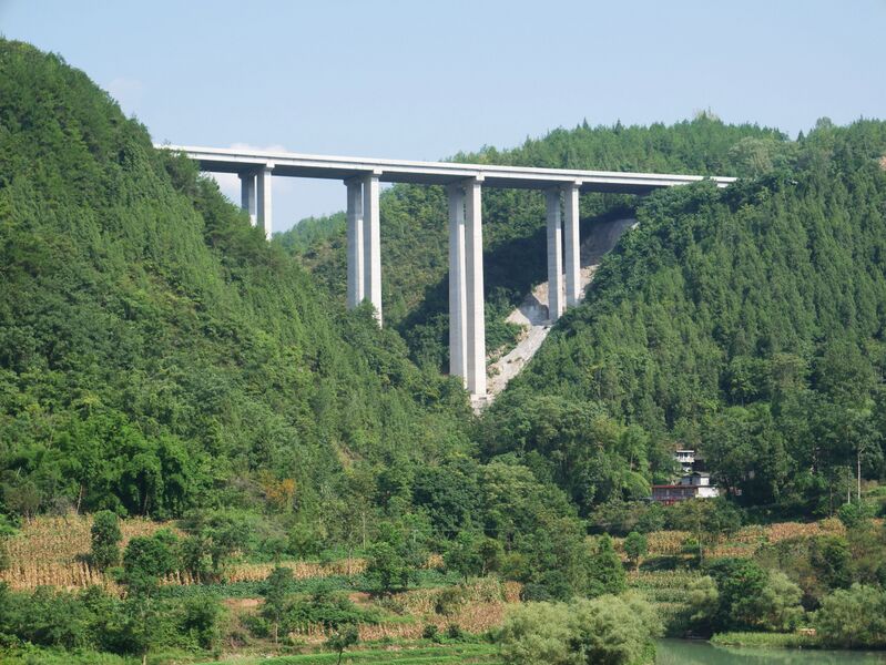 File:ApengjiangNumber1Area40mtrBeamLonglens.JPG