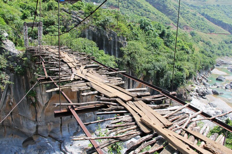 File:BeipanjiangFootbridgePlanks.jpg