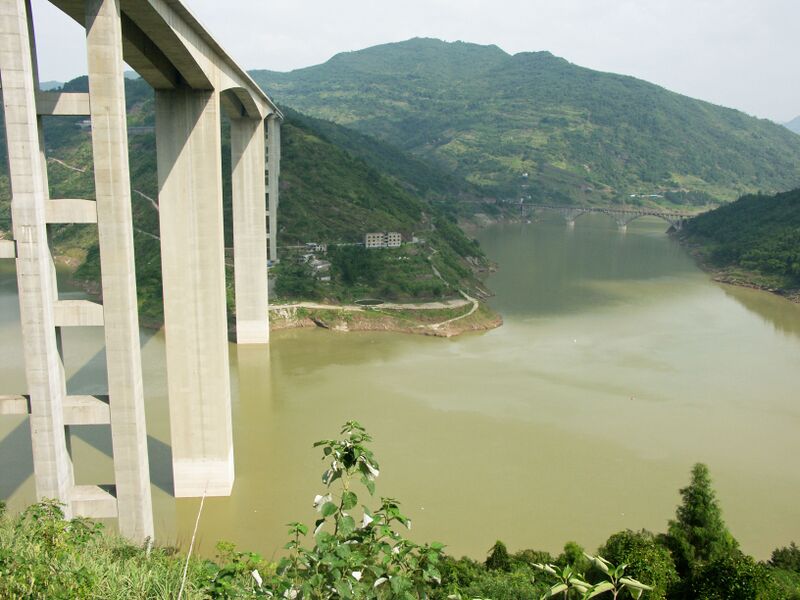 File:TangxiheBridge&Water.jpg