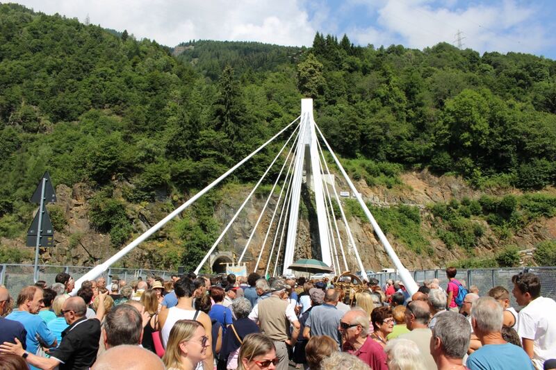 File:ValdipaiInauguration.jpg