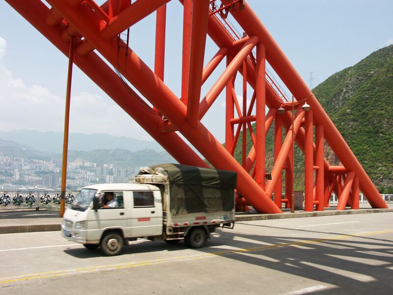 File:Wushan&Truck.jpg