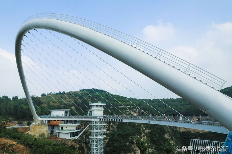 File:ZiboTanxiMountainGlassFootbridge18.jpg
