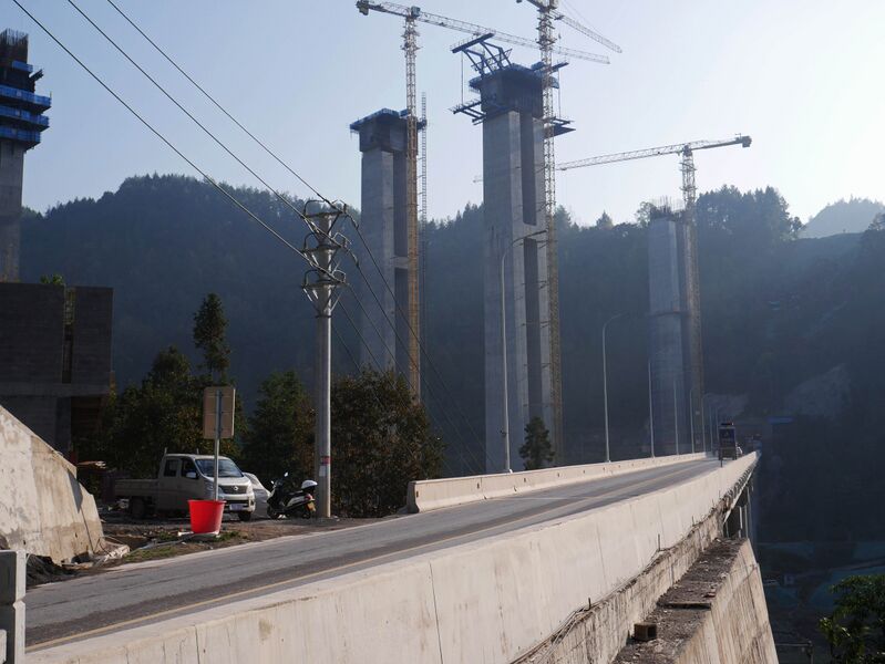 File:HuanghebaPiersWhiteSky.JPG