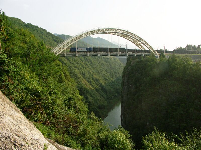 File:YesanheRailwayTrain4.jpg