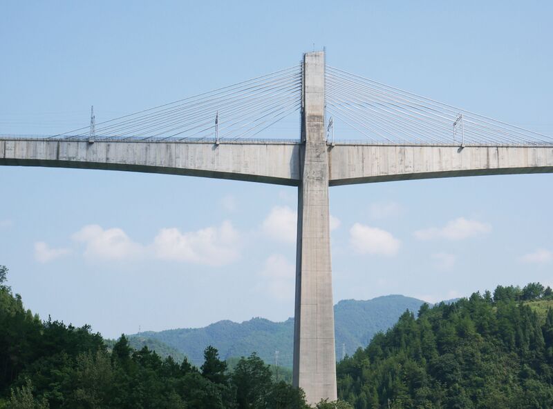 File:Apengjiang Railway Bridge QianzhangBeams.JPG