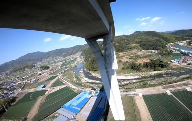 File:YaroDrone3.jpg