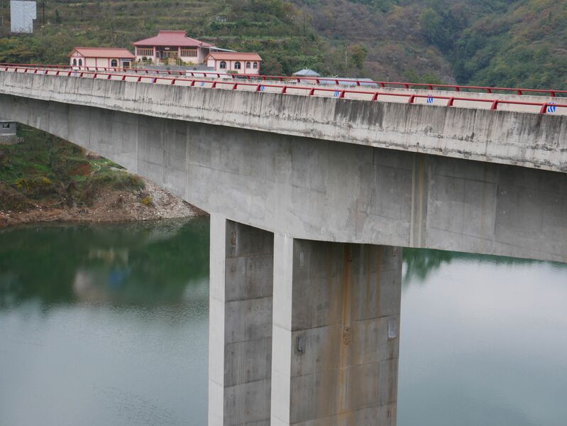 File:LiuchongheG326Close.JPG