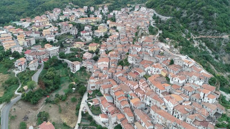 File:CastelsaracenoAerial.jpg