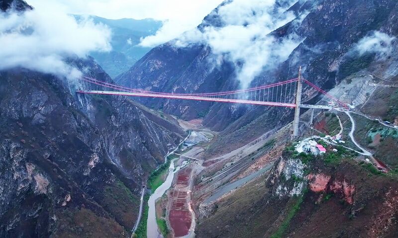 File:LvzhijiangCloudsCanyon.jpg