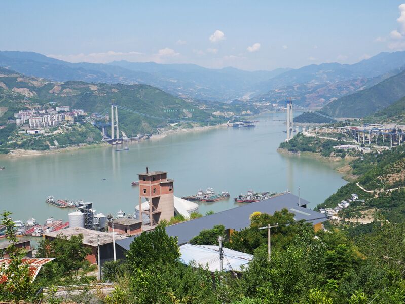 File:Baidicheng YangtzeFarView.JPG