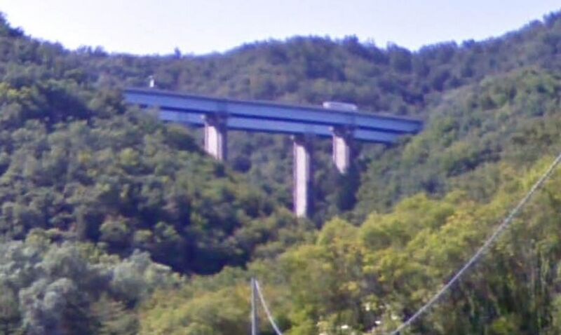 File:CorettaBeams2.jpg