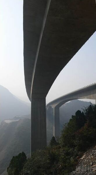 File:XigouJinjiHwyBridge4.jpg