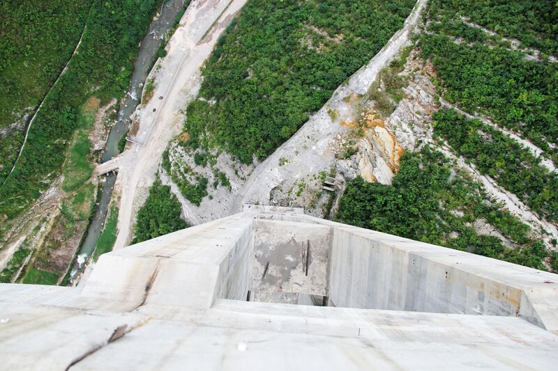 File:ErlanghePierDown.jpg