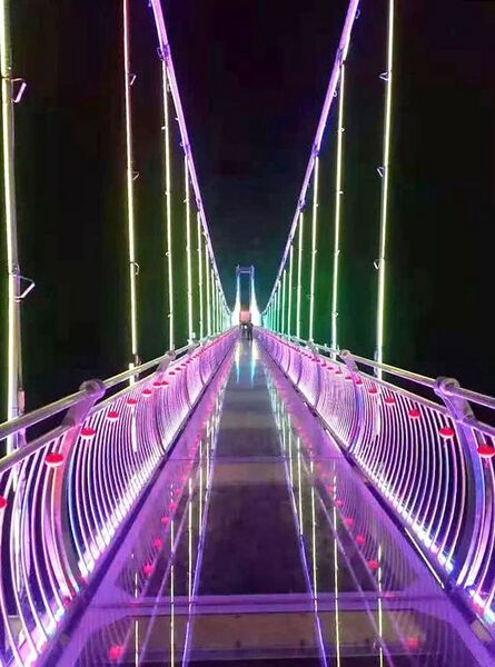 File:Shangui Glass Footbridge7.jpg
