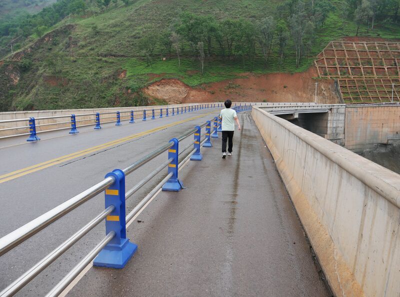 File:XiaotianbaWalkway2.JPG