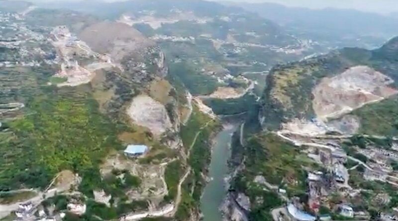 File:Chishuihe Bridge ChajiaotanWideDrone.jpg