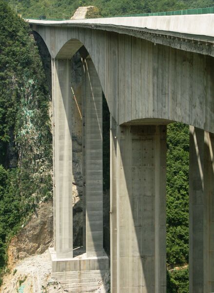 File:ShimenkanBridge9.jpg