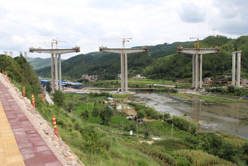 File:WuyangheSanshiWide.JPG